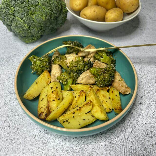 poulet-marine-brocolis-pommes-de-terre