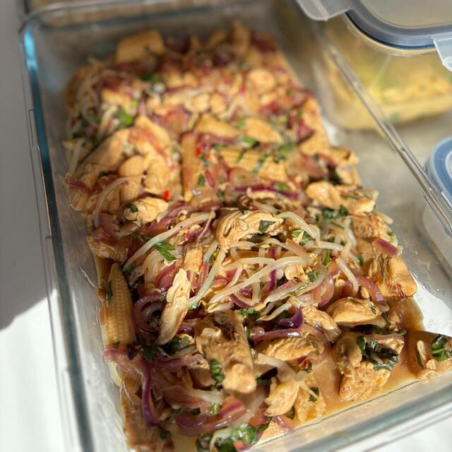 Poulet sauté au basilic, riz
