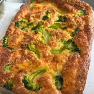 Quiche sans pate au brocolis et aux lardons